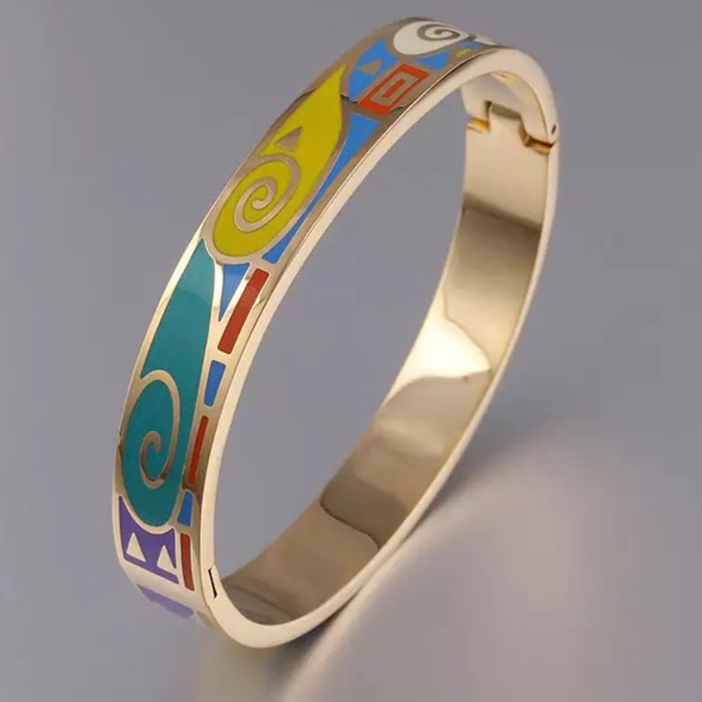 Luxury Vintage Style Bangle